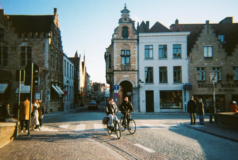 taylah-rose-photos-bruge-belgium-film-bike